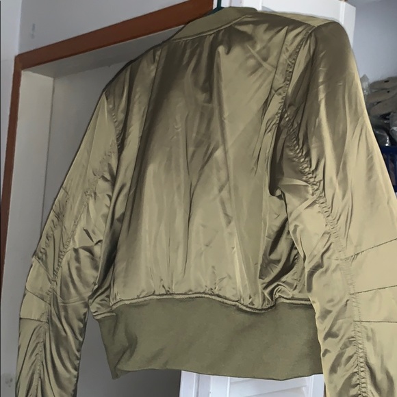 green bomber jacket - Picture 3 of 5